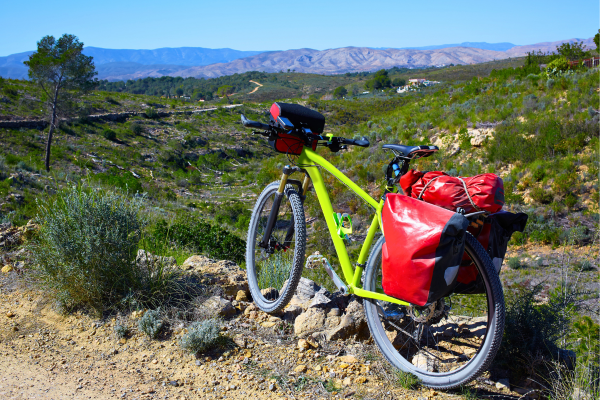 Bikepacking ou alforje no Brasil: vantagens, limites e escolha