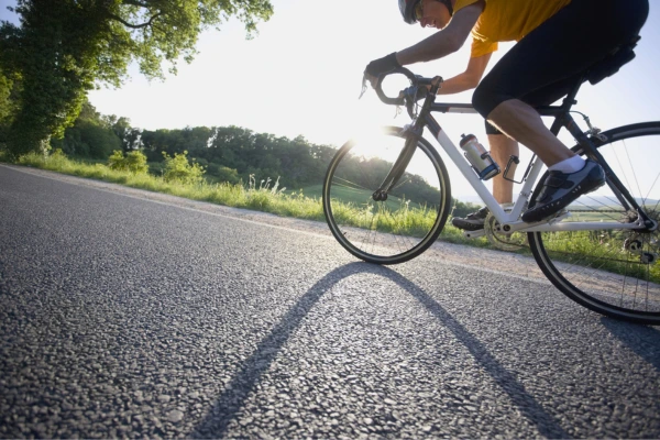 Hidratação no cicloturismo: onde e como reabastecer água